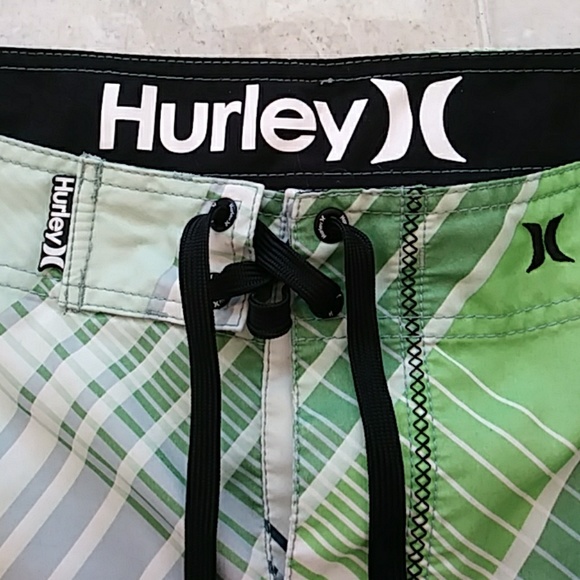 hurley 22 inch board shorts